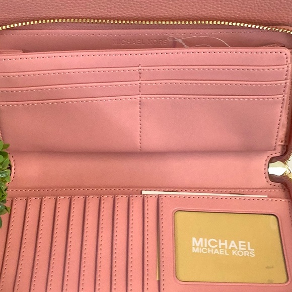 NWT Michael Kors Shoulder Bag and Wallet Set in a Primrose Color - Picture 9 of 11
